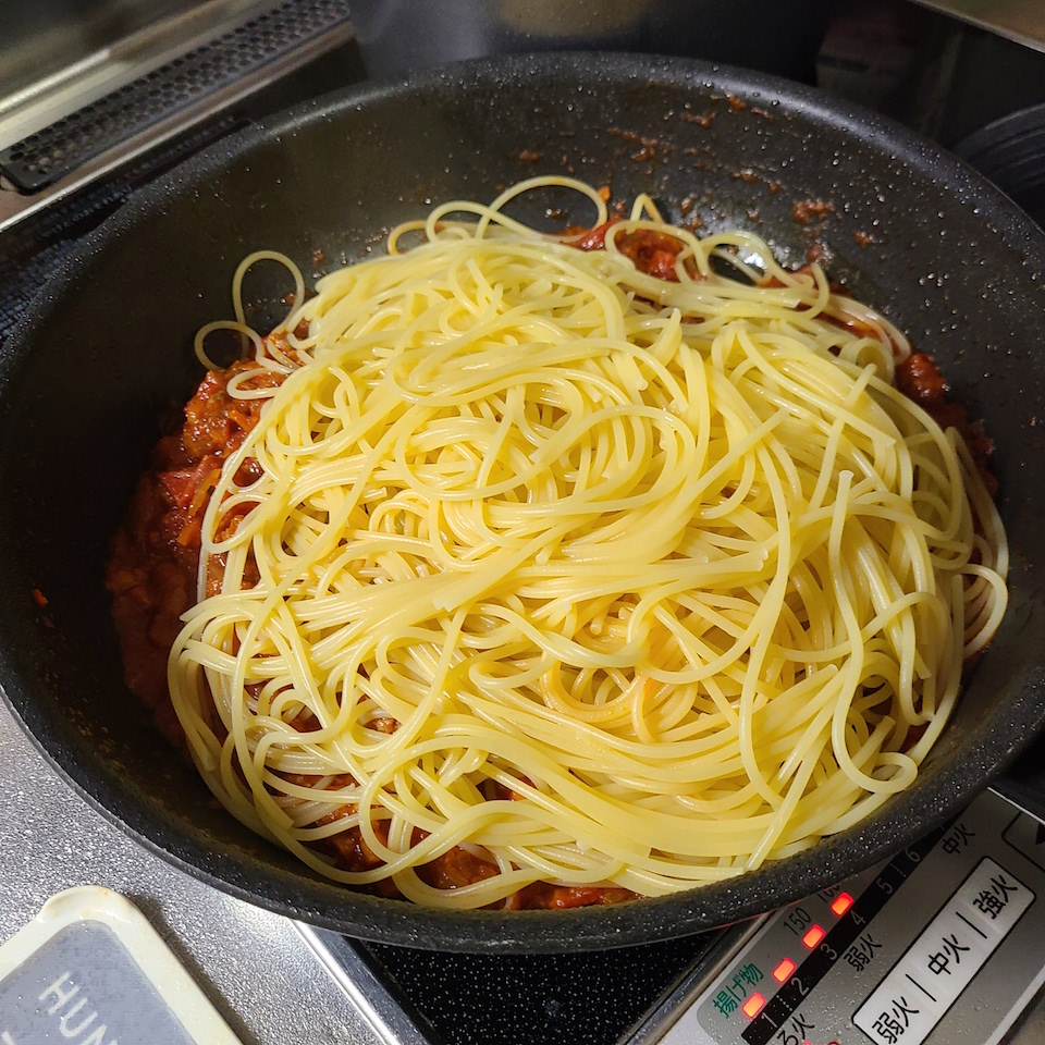 パスタを入れる