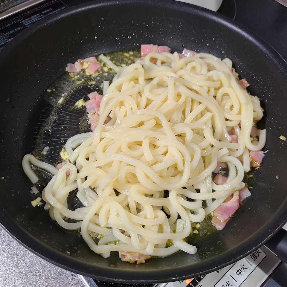 うどんを入れる